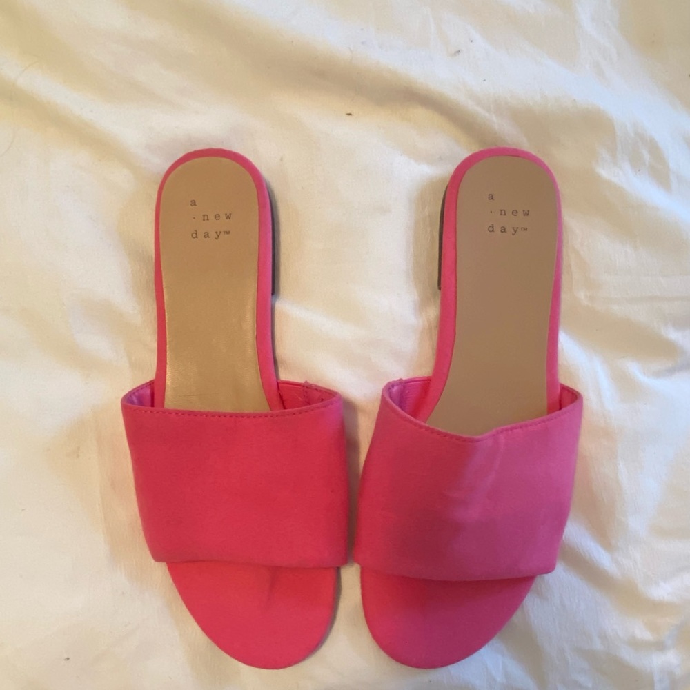 Target, A New day. Pink slides. Size 7.